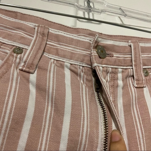 American Eagle Pink Striped Denim Mom Shorts High Rise Relaxed Boho Beach 6 - Picture 5 of 9